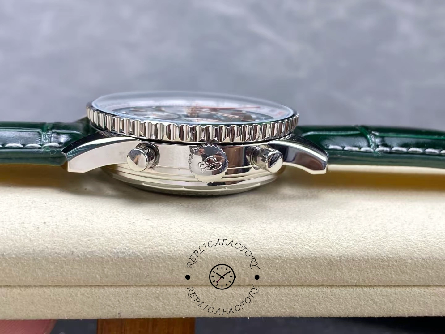 Breitling Navitimer B01 Chronograph AB01384C1L1P1 43mm Replica