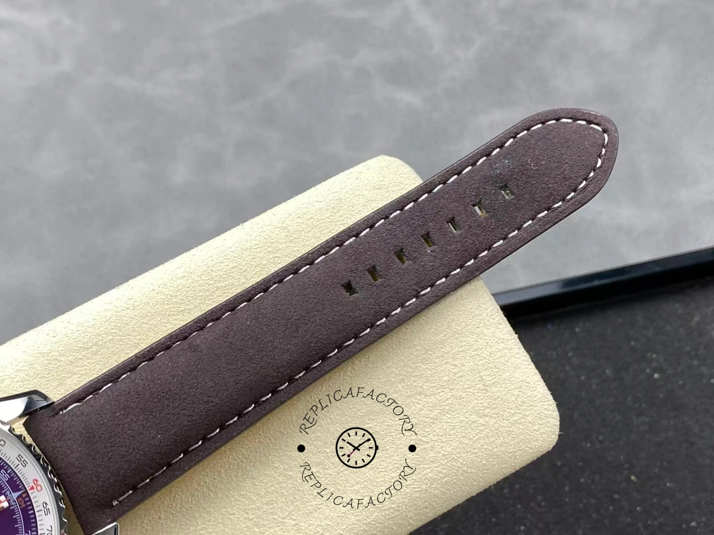 Breitling Navitimer B01 Chronograph 43 Calfskin Strap AB01385C1Q1A1 Replica