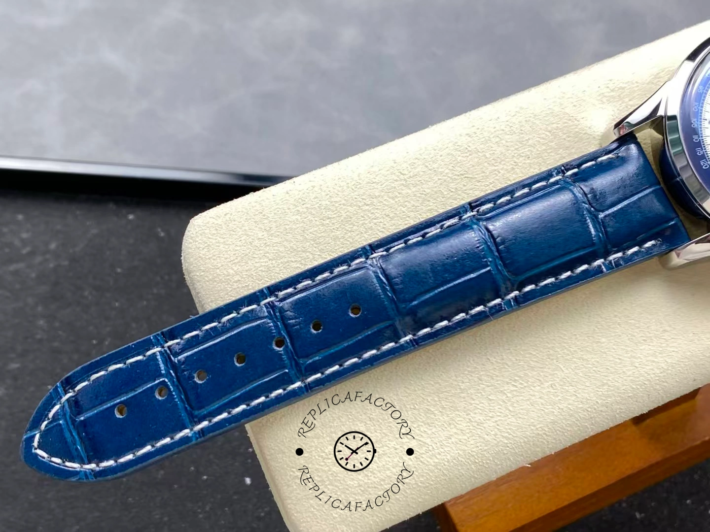 Breitling Premier B01 Chronograph 42 AB01186A1G1P1 Replica