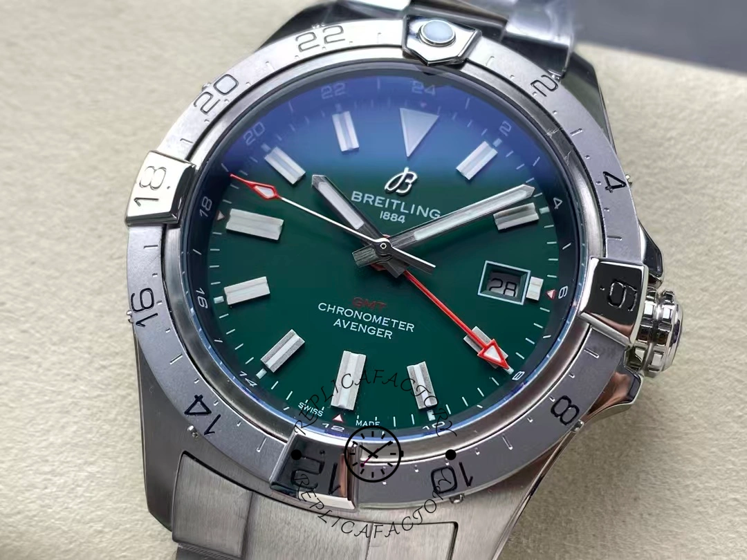 Breitling Avenger Automatic Gmt A32320101B1A1 Green Dial Replica