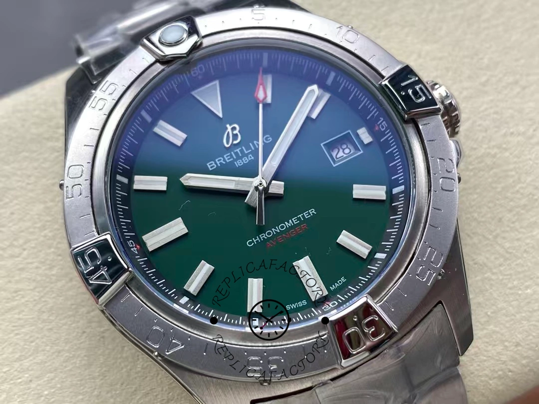 Breitling Avenger Automatic A17328101L1A1 42mm Replica