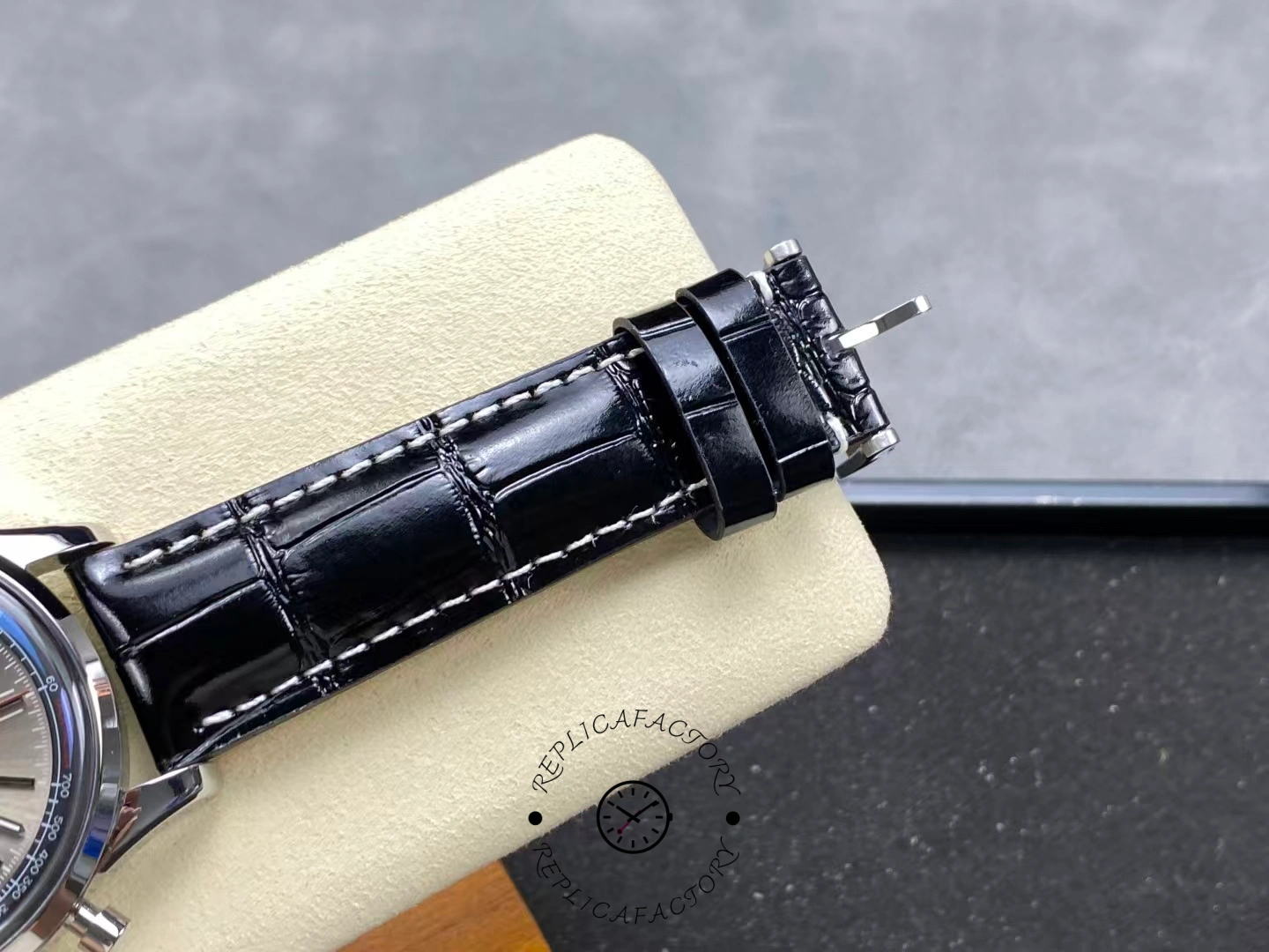 Breitling Premier B01 Chronograph 42mm AB0118221B1P1 Replica