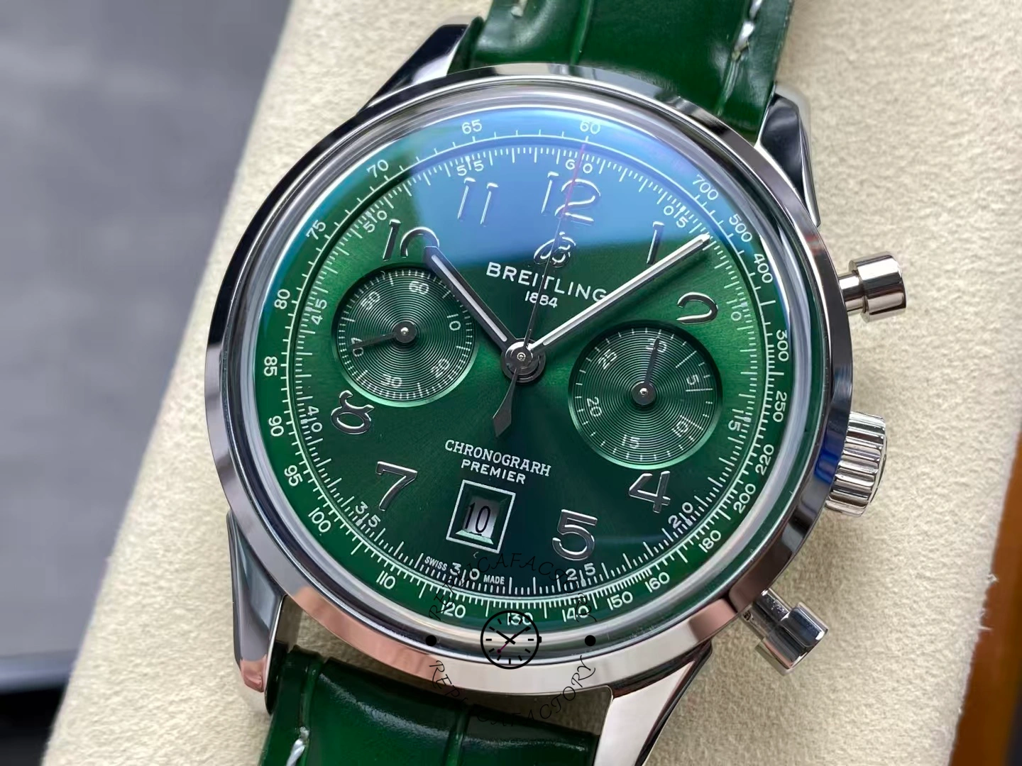 Breitling Premier B01 42mm Green Dial AB0145371L1P2 Replica