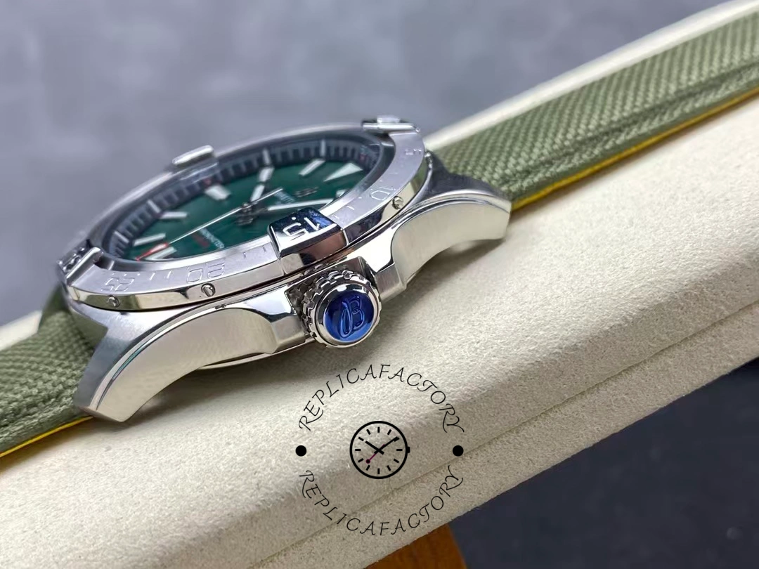 Breitling Avenger Automatic A17328101L1X1 42mm Replica