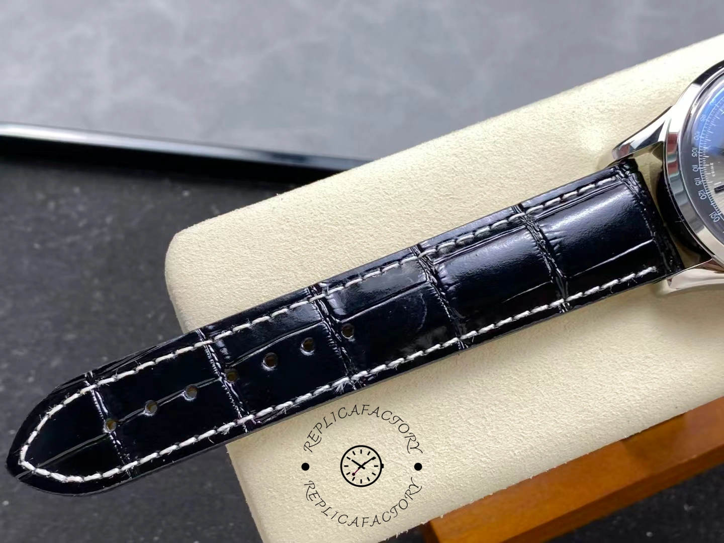 Breitling Premier B01 Chronograph 42mm AB0118221B1P1 Replica