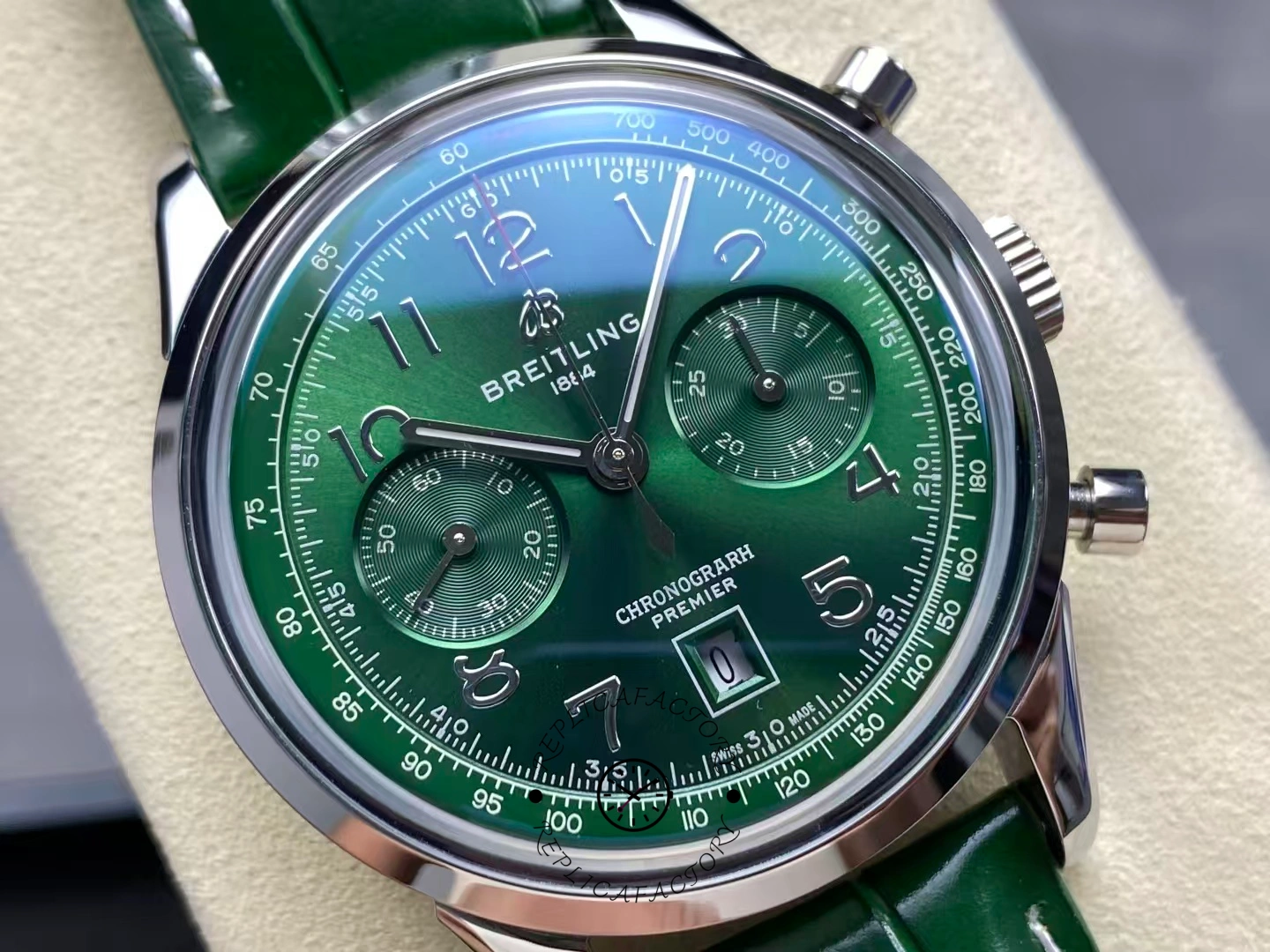 Breitling Premier B01 42mm Green Dial AB0145371L1P2 Replica