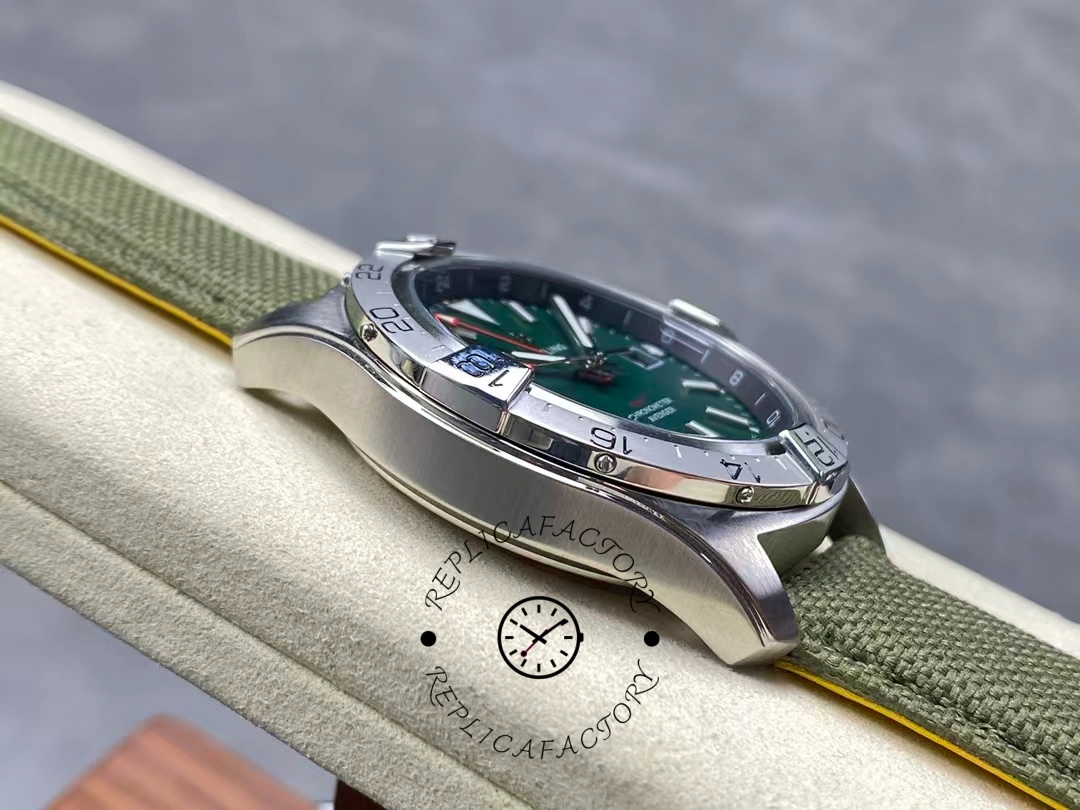 Breitling Avenger Automatic Gmt A32320101B1X1 Green Dial Replica