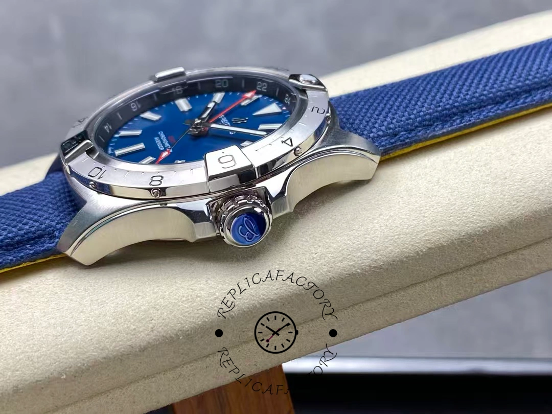 Breitling Avenger Automatic GMT A32320101C1X1 44mm Replica