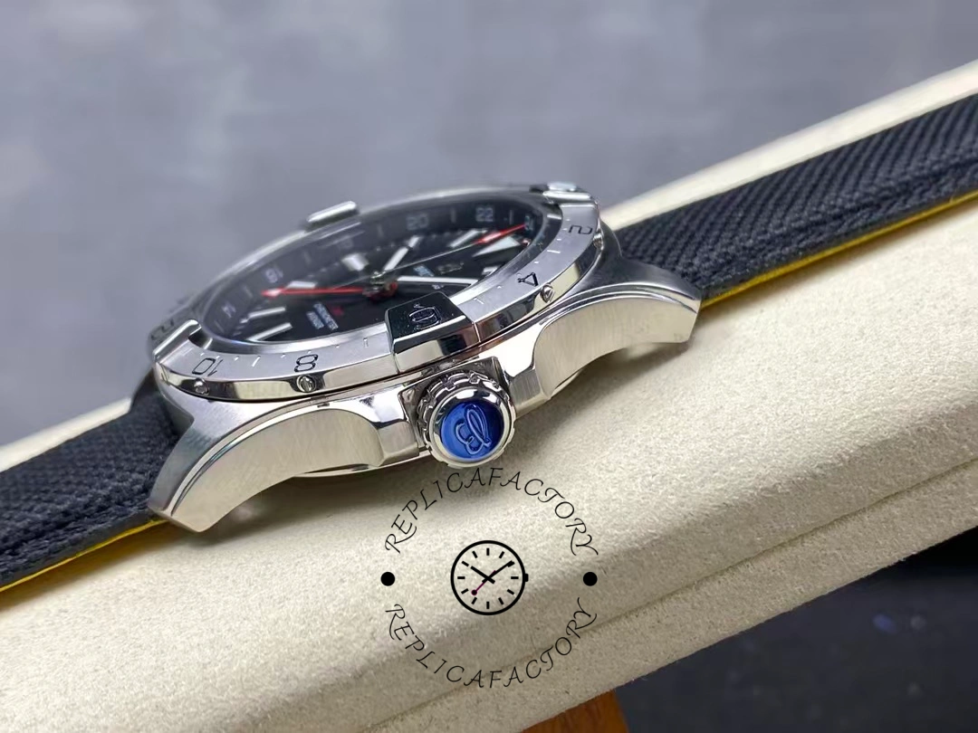 Breitling Avenger GMT 44MM Red Pointer A32320101B1X1 Replica