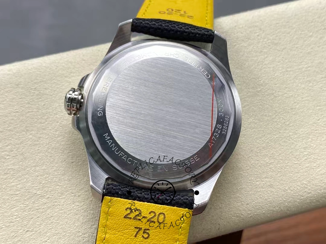 Breitling Avenger GMT 44MM Red Pointer A32320101B1X1 Replica