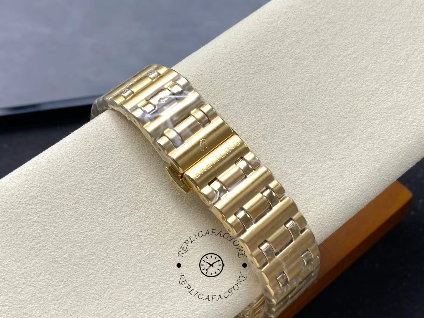 Breitling Chronomat Automatic 36mm K103801A1A1K1 Yellow Gold Replica