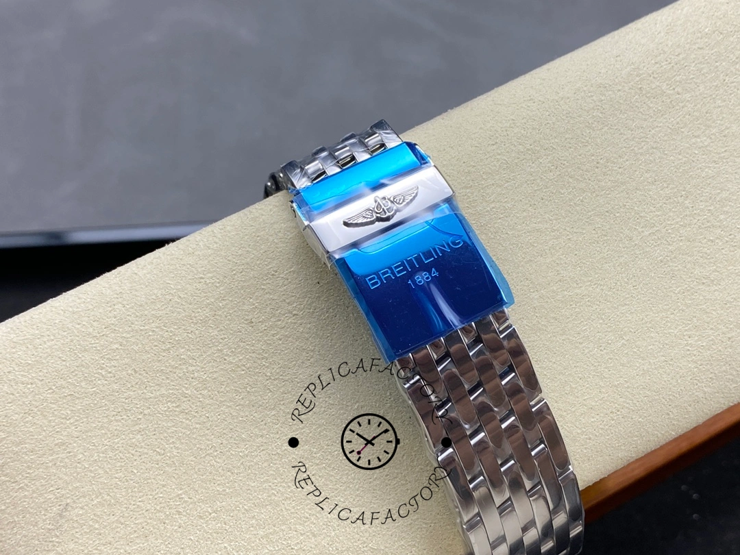 Breitling Navitimer 1 B01 Replica Chronograph AB0121211B1A1 43mm