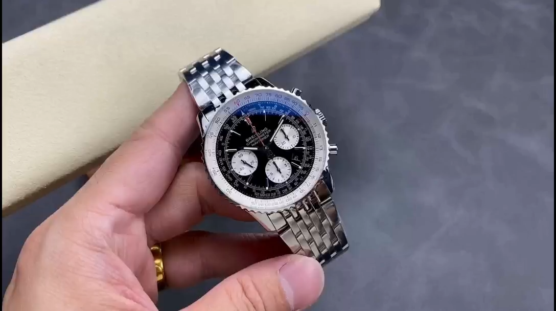 Breitling Navitimer 1 B01 Replica Chronograph AB0121211B1A1 43mm
