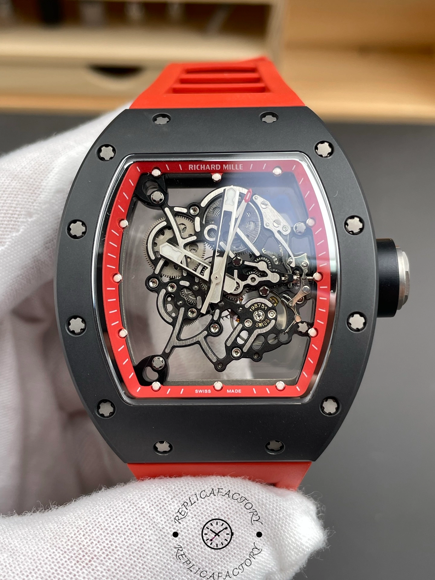 Richard Miller RM 055 RMUL2 NTPT Carbon Fiber Red Rubber Strap