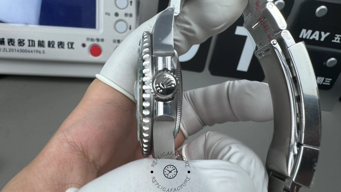 Rolex Submariner 116610LV, side view showing crown and case thickness.