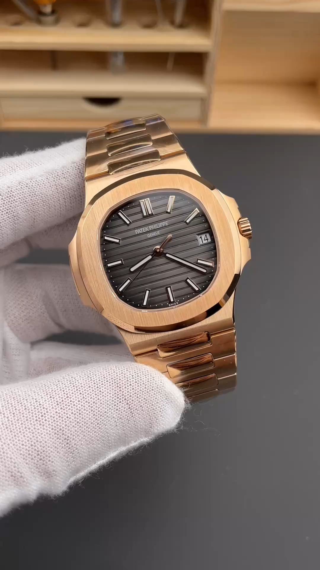 Patek Philippe Nautilus 5711 1R 001 40MM Replica Watch