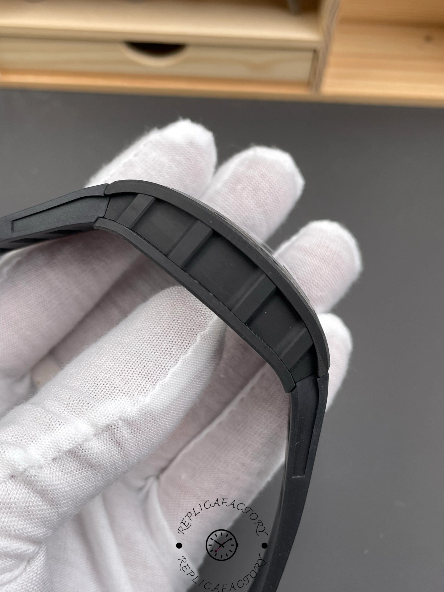 Richard Miller RM 055 RMUL2 NTPT Carbon Fiber Black & White