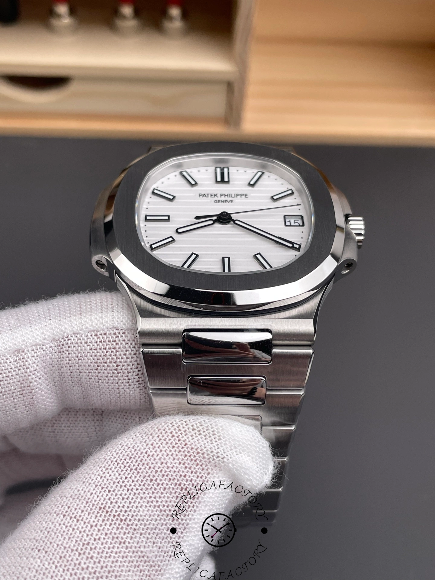 Replica Patek Philippe Nautilus 5711 1A 011 White Dial 40mm Mens Watch