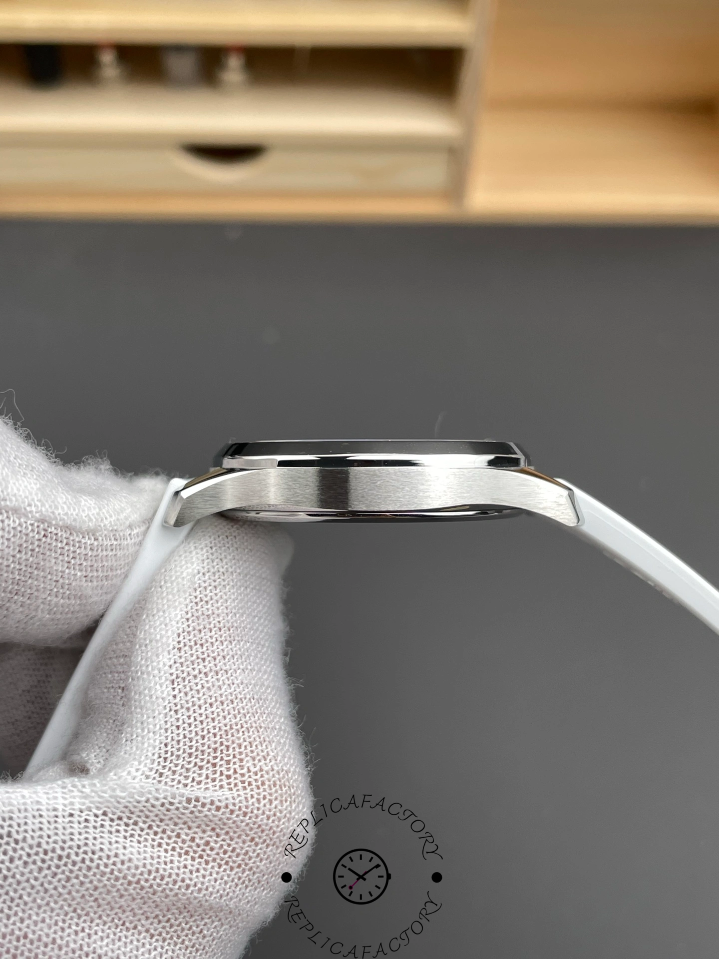 Replica Patek Philippe Aquanaut White 5067A 024 36mm Lady Watch