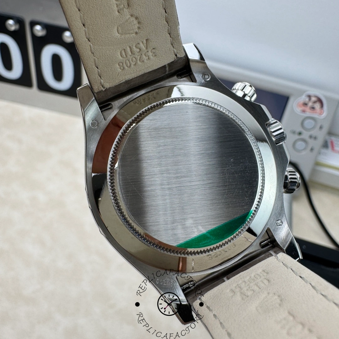 Rolex Daytona 116519, caseback view showing solid back and strap connection.