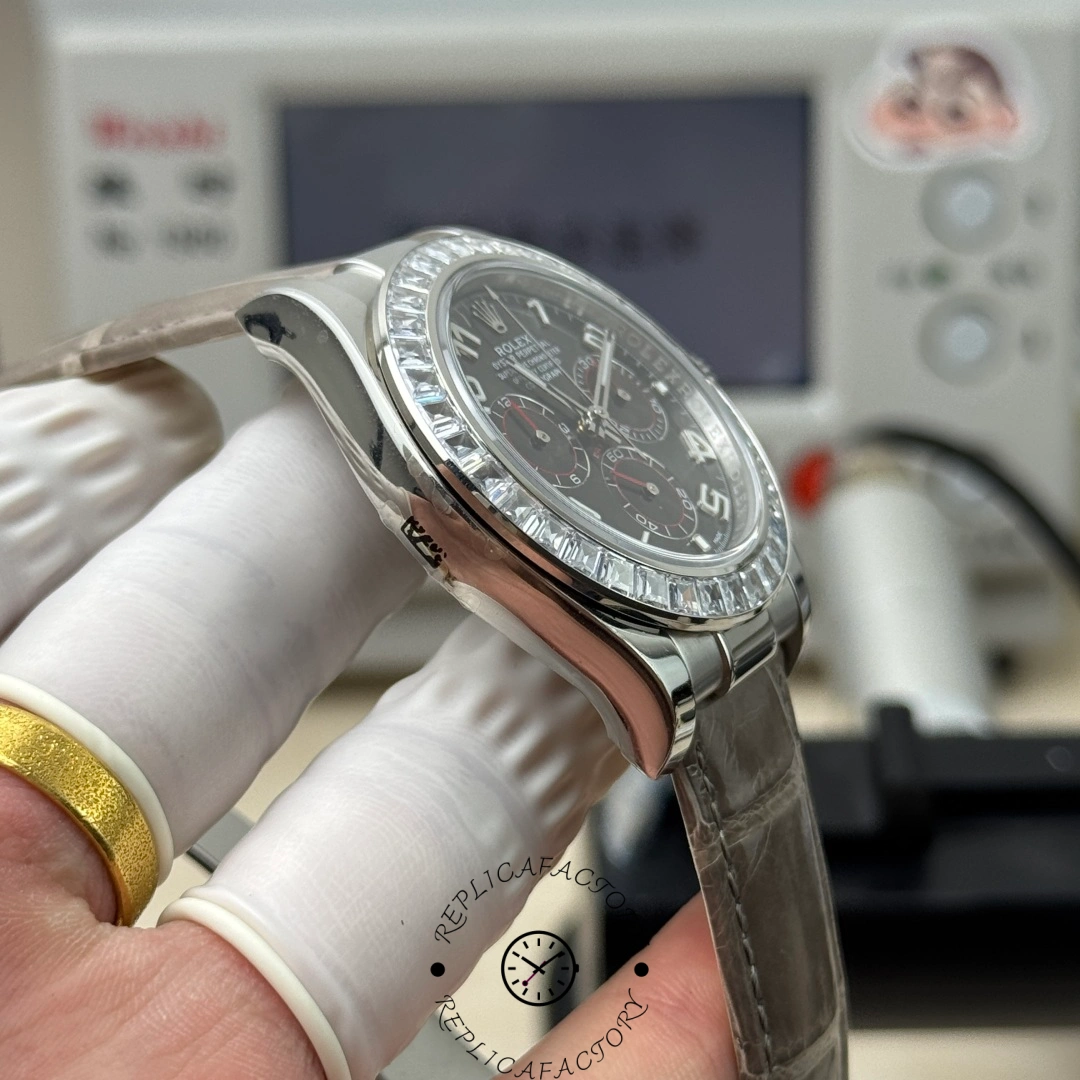 Rolex Daytona 116519, side profile showing case thickness and diamond bezel height.