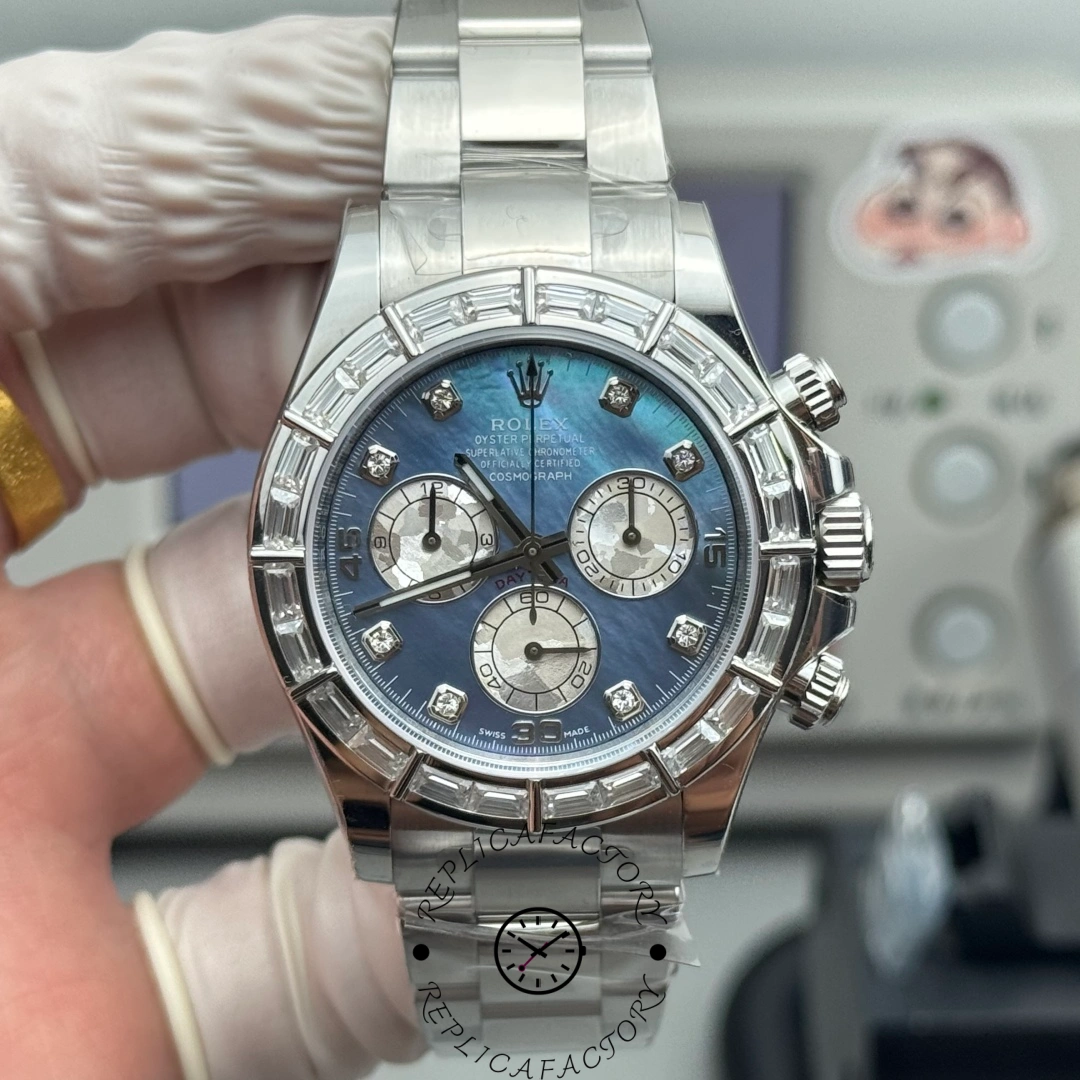 Rolex Daytona 116589BR, close-up showing blue dial and three subdials.