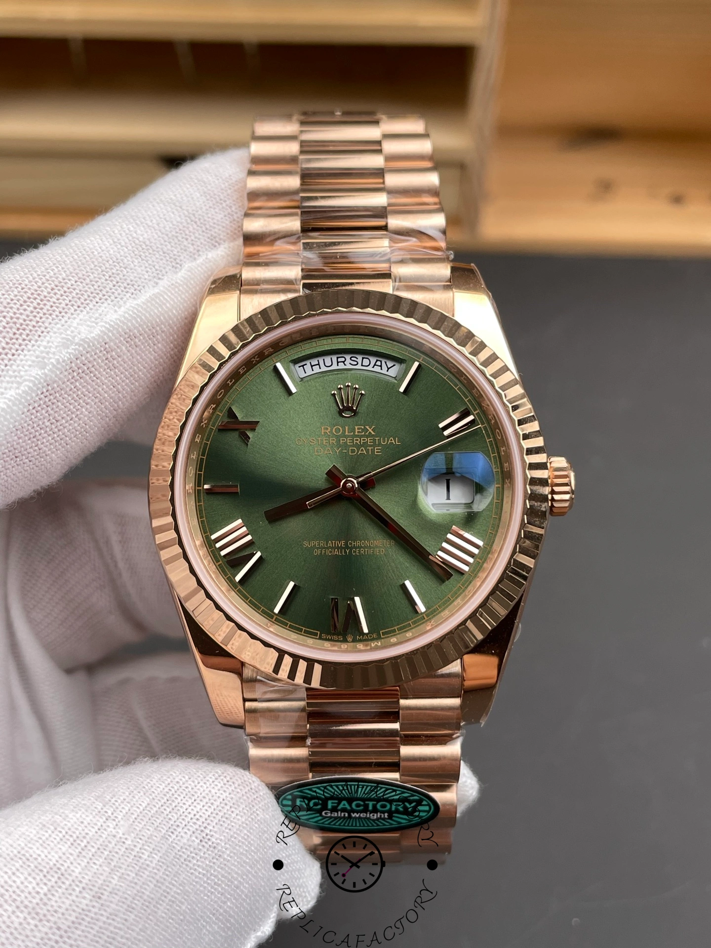 Rolex Day Date 40 18k Everose Gold Olive Green Dial m228235 0025 40mm