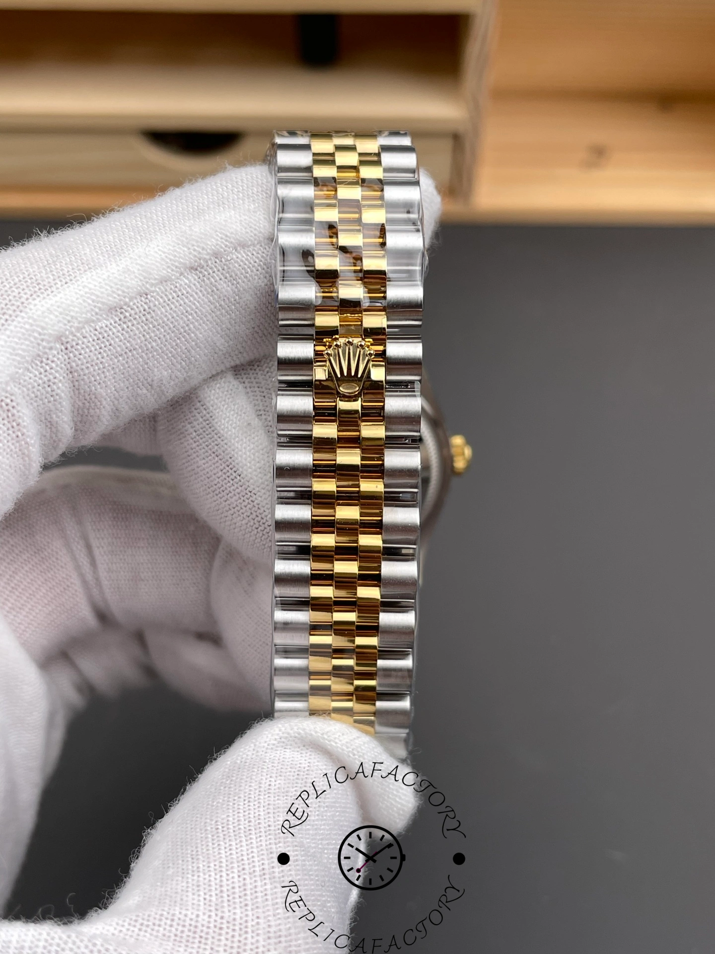 Rolex Datejust 36 Yellow Gold & Diamonds Olive Green Diamond Pave Roman Dial m126283rbr 0011