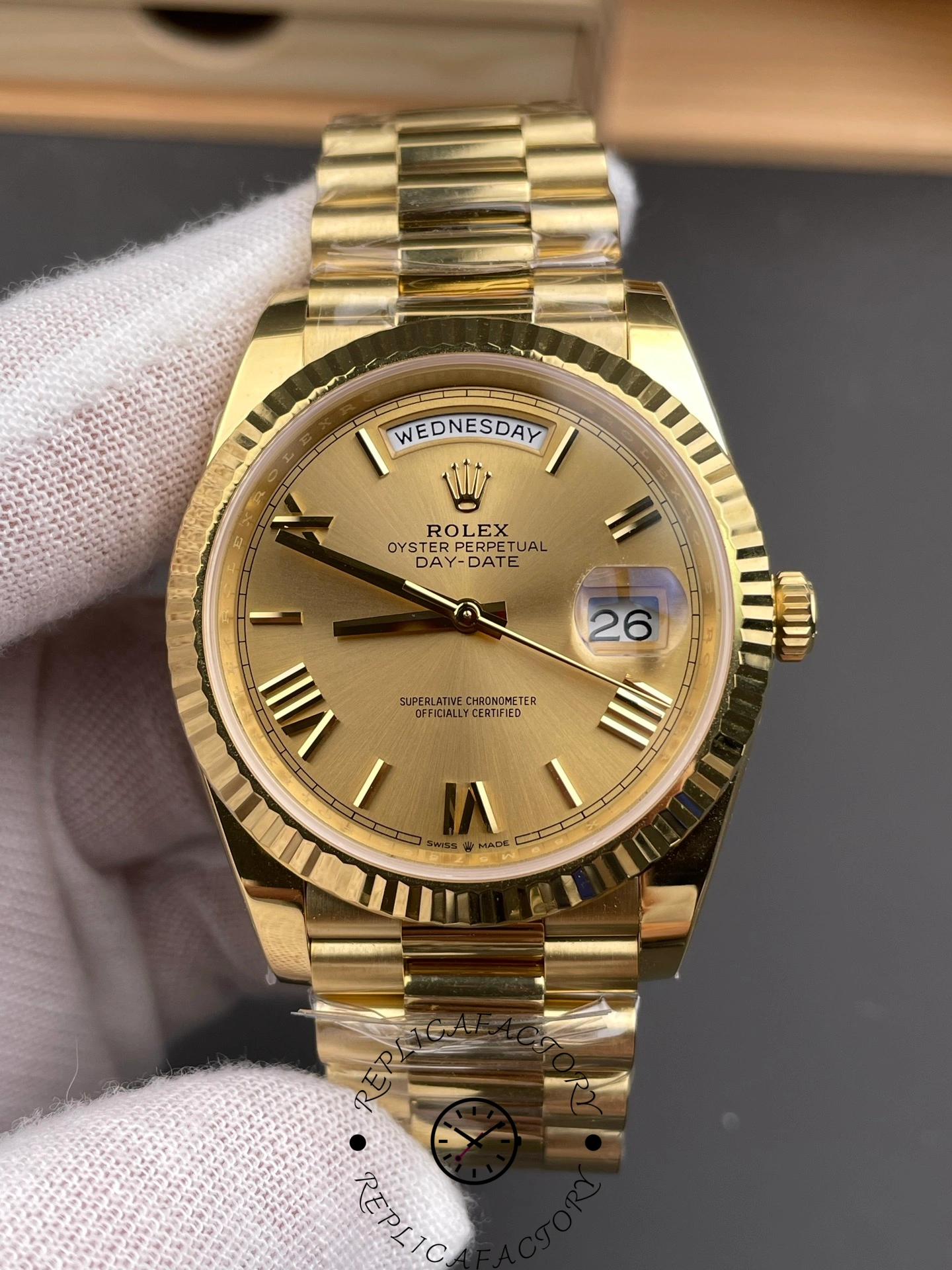 Rolex Day-Date 228238 Champagne Roman Dial Fluted Bezel 40mm Mens Replica Watch