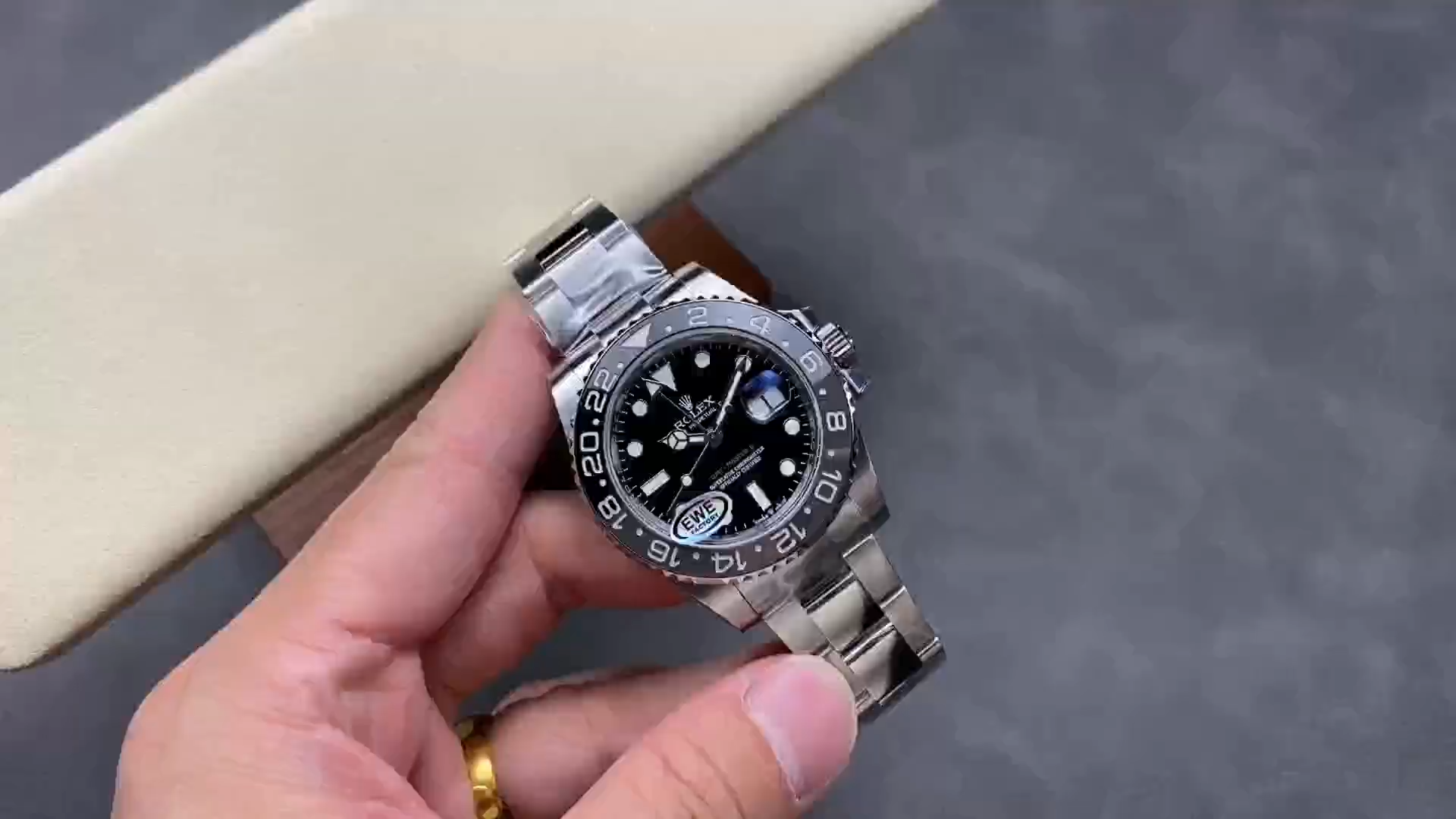 Rolex GMT Master II Oystersteel M126710GRNR 0004 Automatic 40mm - Video