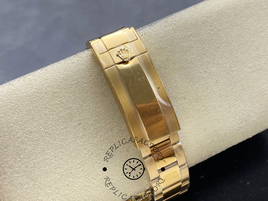 Rolex Submariner 126618LB, clasp close-up showing yellow gold bracelet clasp detail.