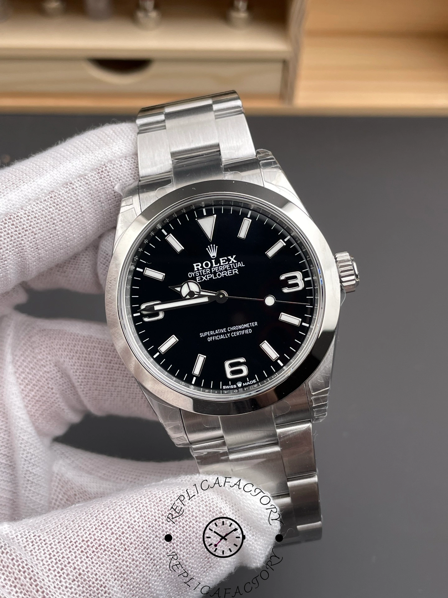 Rolex Explorer 224270, close-up front view showing smooth bezel and luminous markers.
