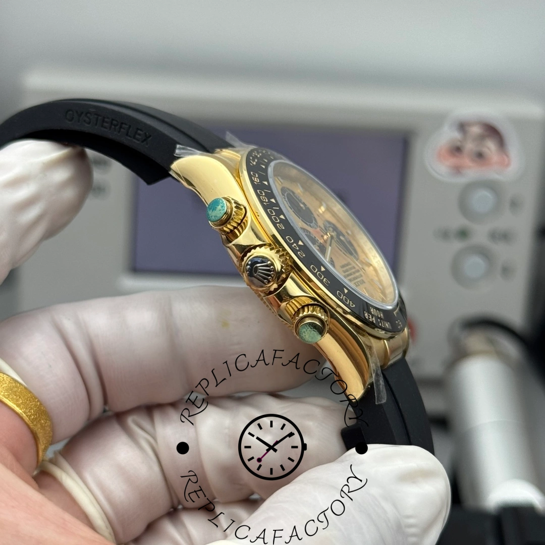 Side case view of Rolex Daytona 126518LN-0012 showing crown and chronograph pushers.