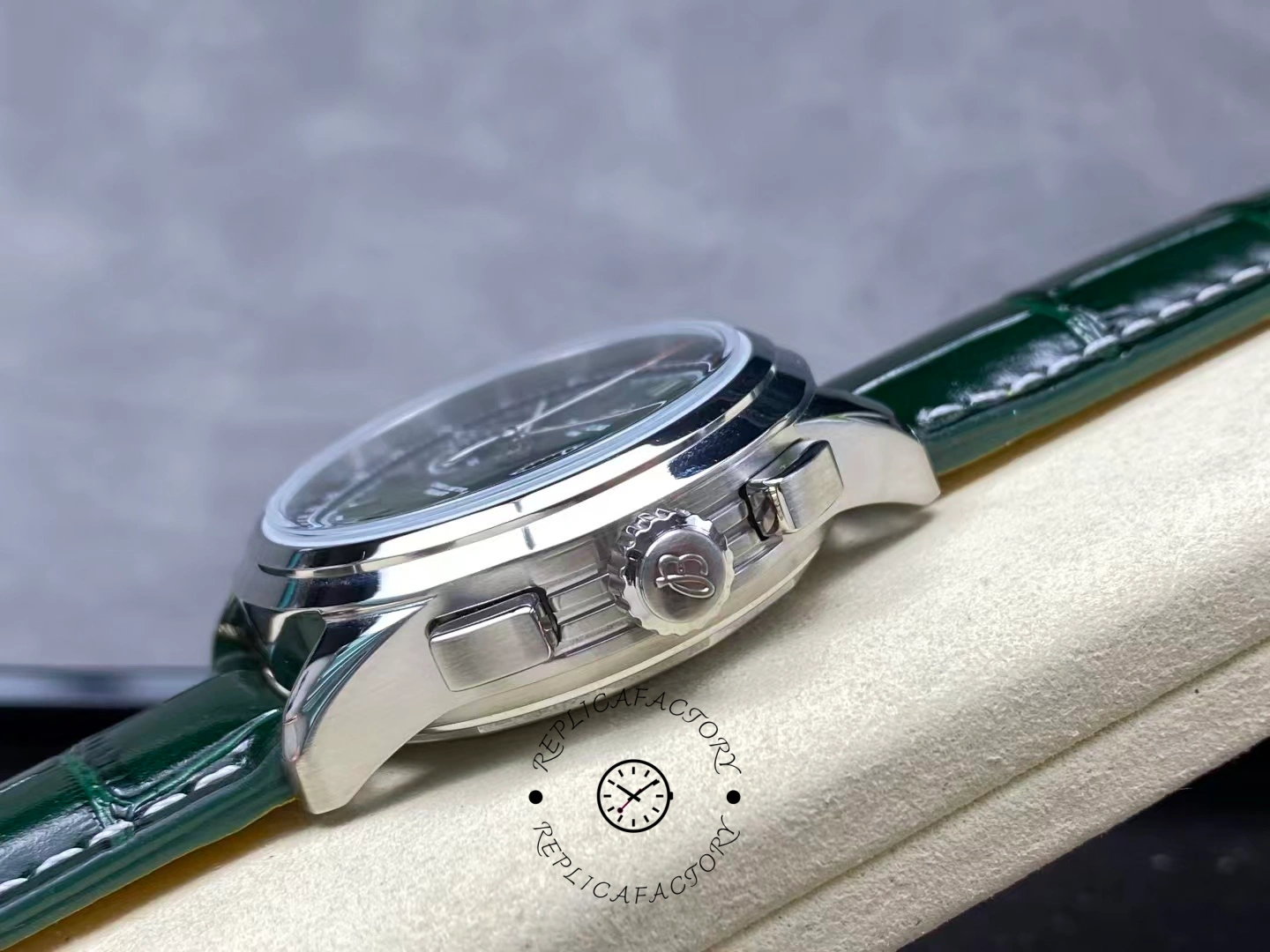 Breitling Premier B01 Chronograph 42 Bentley British Racing Green AB0118A11L1X1 Replica Watch