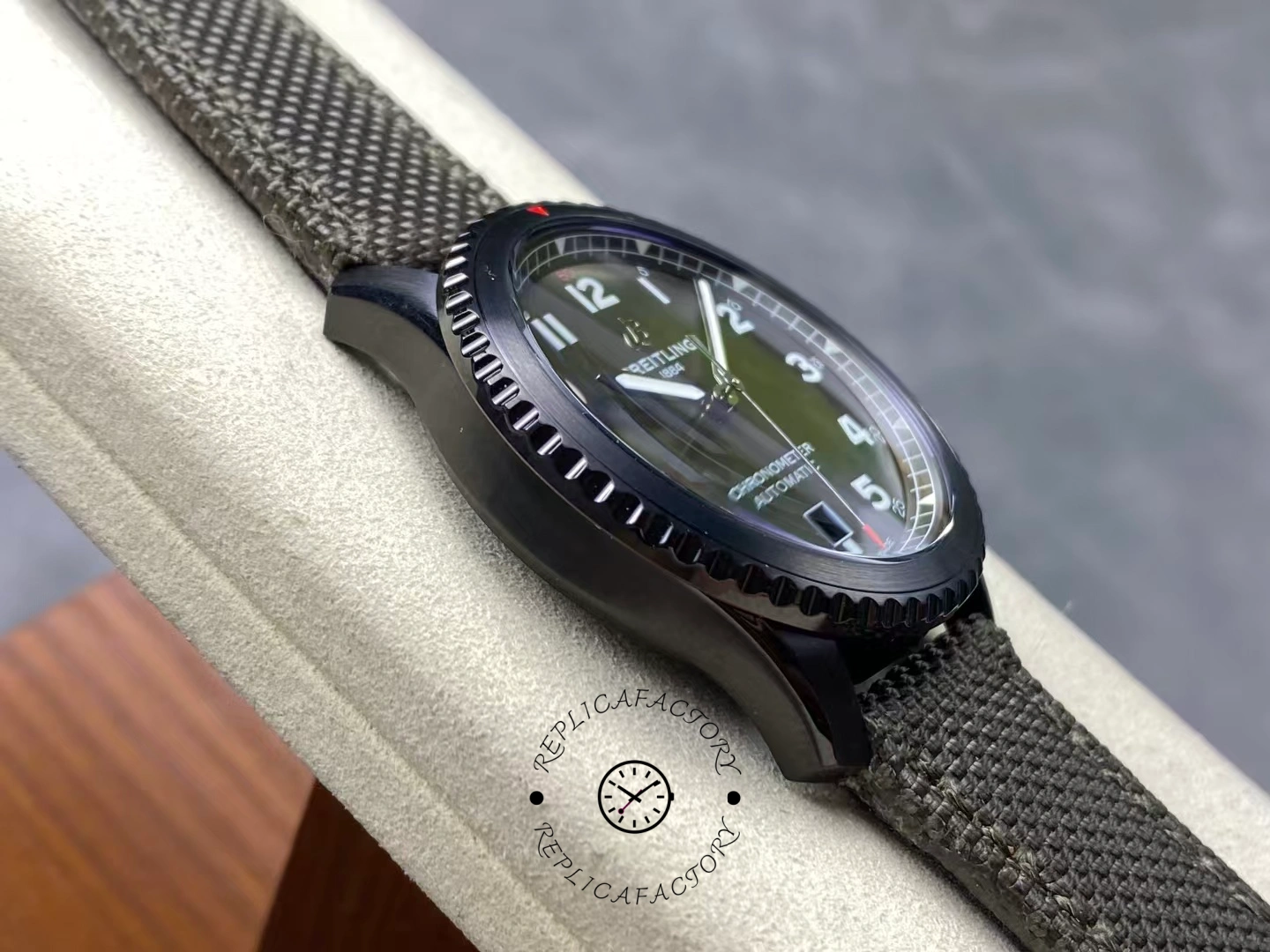 Breitling Navitimer 8 Automatic 41 Curtiss Warhawk M173152A1L1X1 1:1 Clone Green Dial Watch