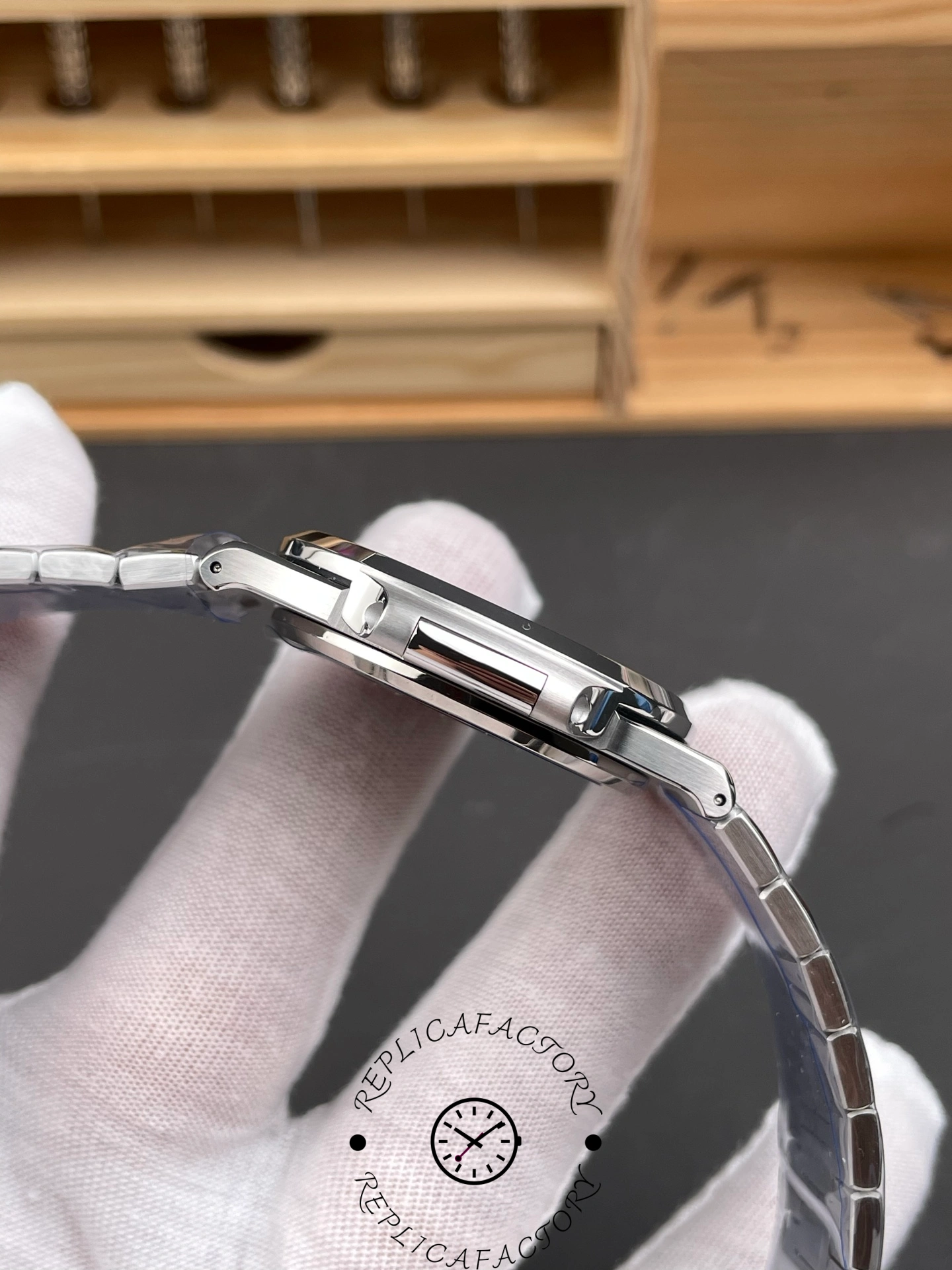 Patek Philippe Nautilus Self Winding Watch 5811 1G 001 Replica Watch