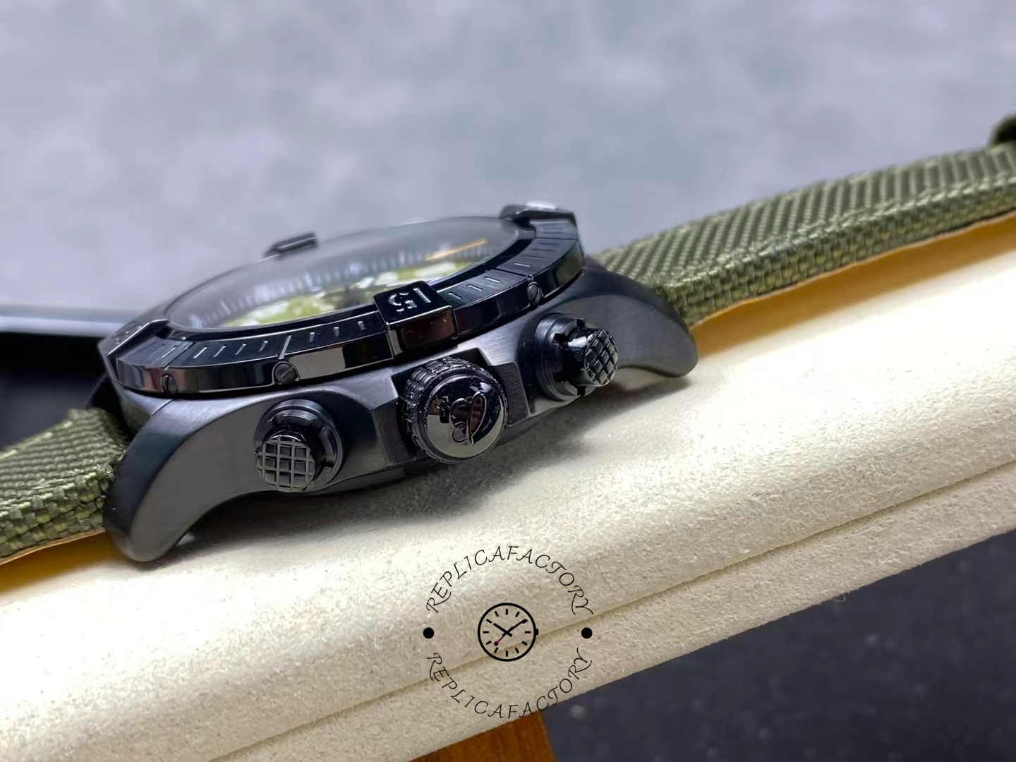 Breitling Avenger Chronograph 45MM Night Mission V13317101L1X1 1:1 Clone Green Dial