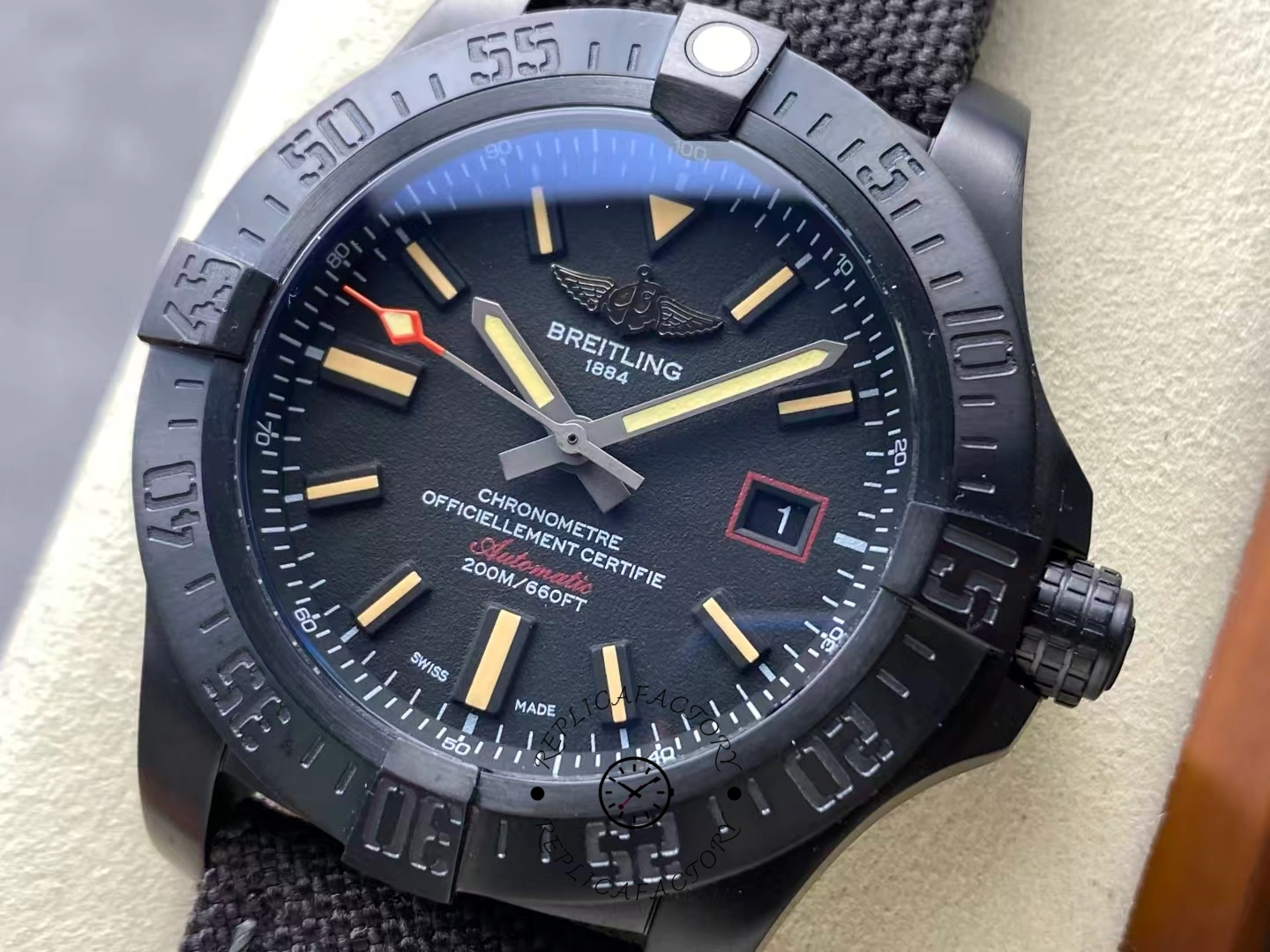 Breitling Avenger Blackbird 44 V17311101B1W1 Replica Black Dial Men's Watch