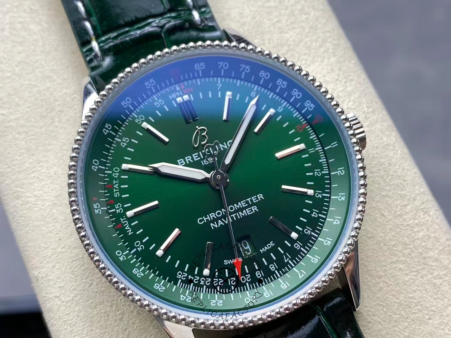 Breitling Navitimer Automatic 41 Replica A17326361L1P1 Green Leather Strap