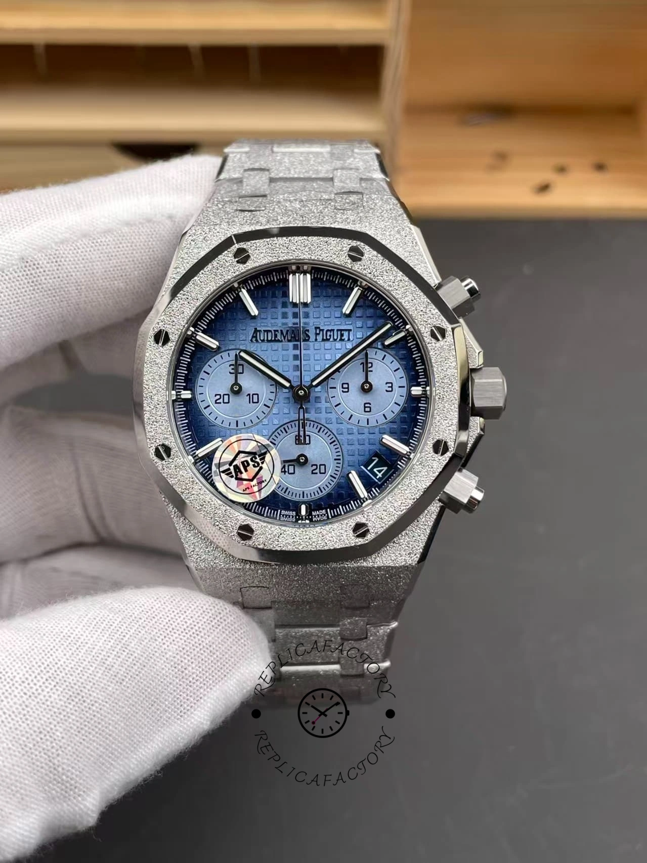 AP Replica Royal Oak Chronograph 26240BC.GG.1324BC.02 Blue Dial