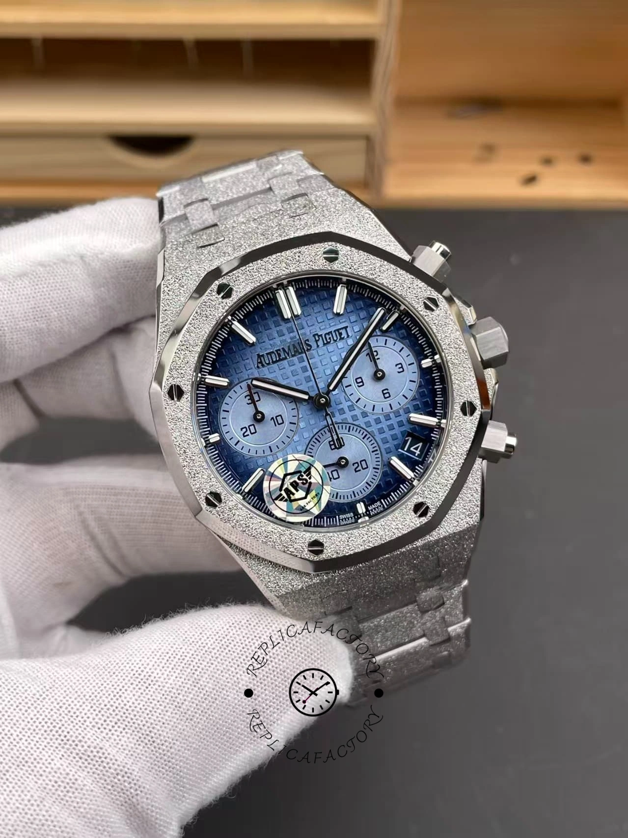 AP Replica Royal Oak Chronograph 26240BC.GG.1324BC.02 Blue Dial