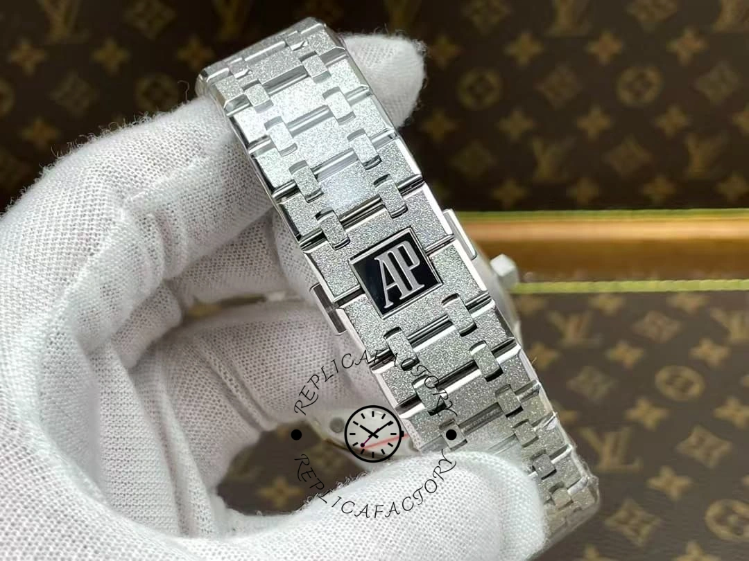 AP Royal Oak 41mm 15410BC.GG.1224BC.01 Black Dial Replica