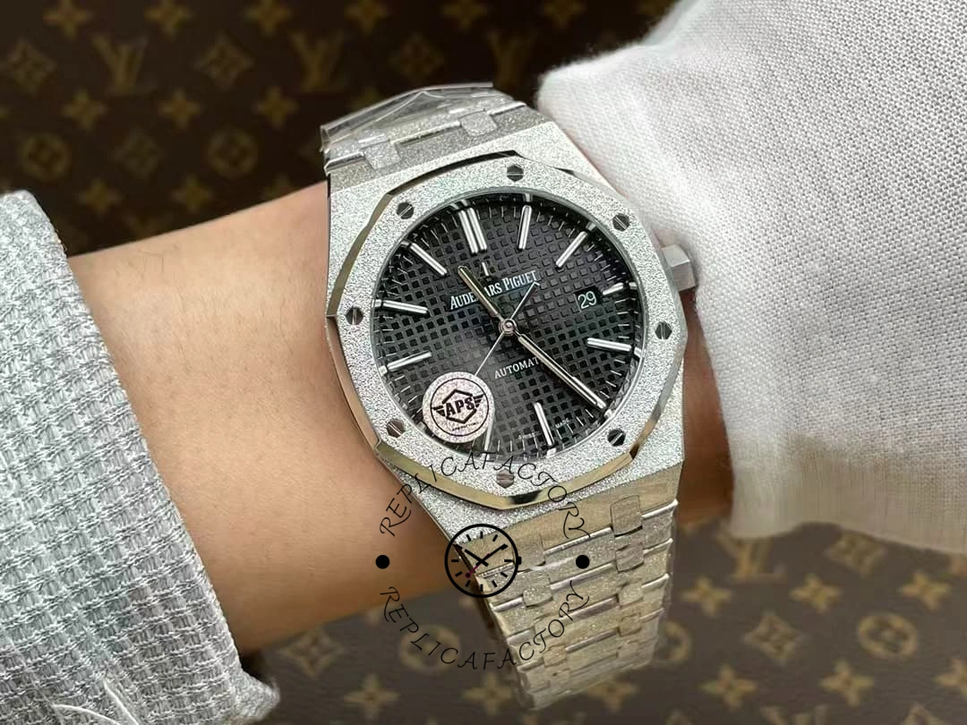 AP Royal Oak 41mm 15410BC.GG.1224BC.01 Black Dial Replica