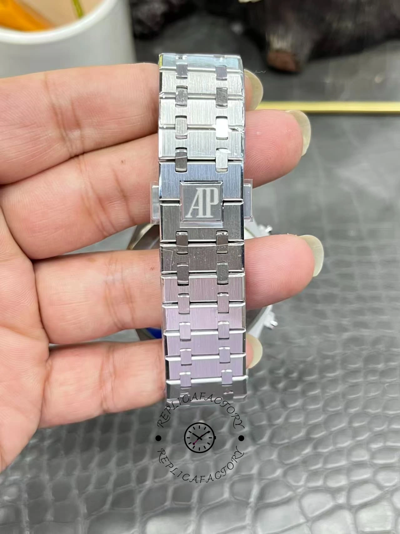 AP Royal Oak Chronograph 41mm 26240ST.OO.1320ST.05 1:1 Clone Blue Dial