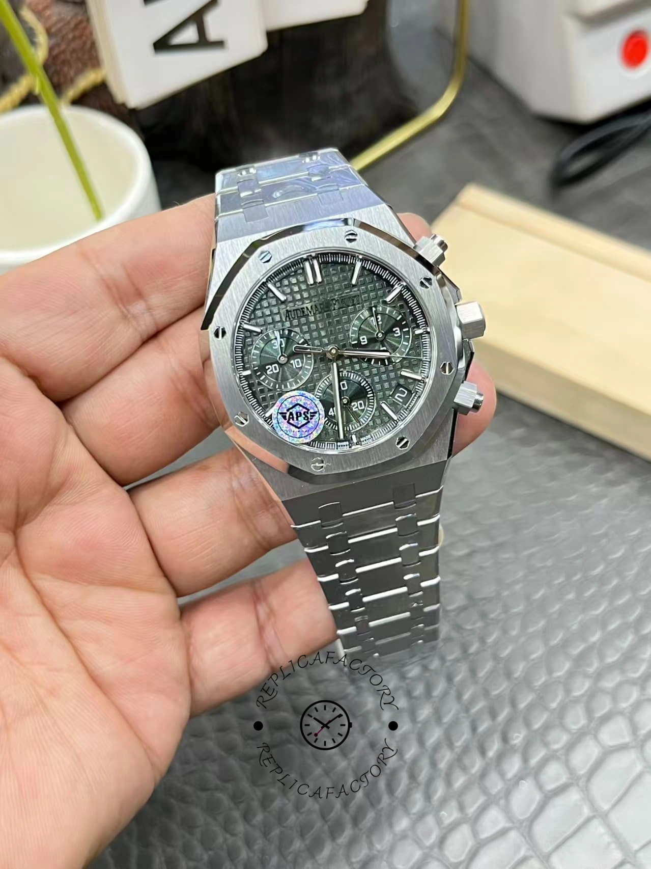 AP Royal Oak Chronograph 26240ST.OO.1320ST.08 41 Green Dial 1:1 Clone