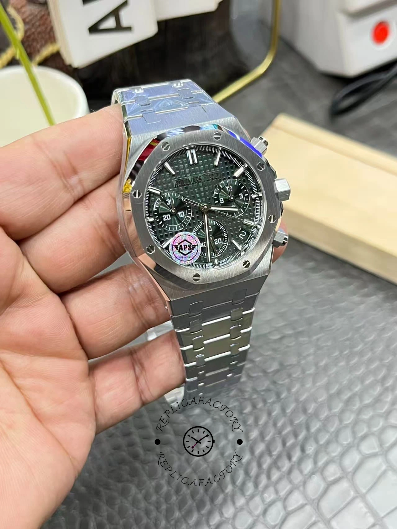 AP Royal Oak Chronograph 26240ST.OO.1320ST.08 41 Green Dial 1:1 Clone