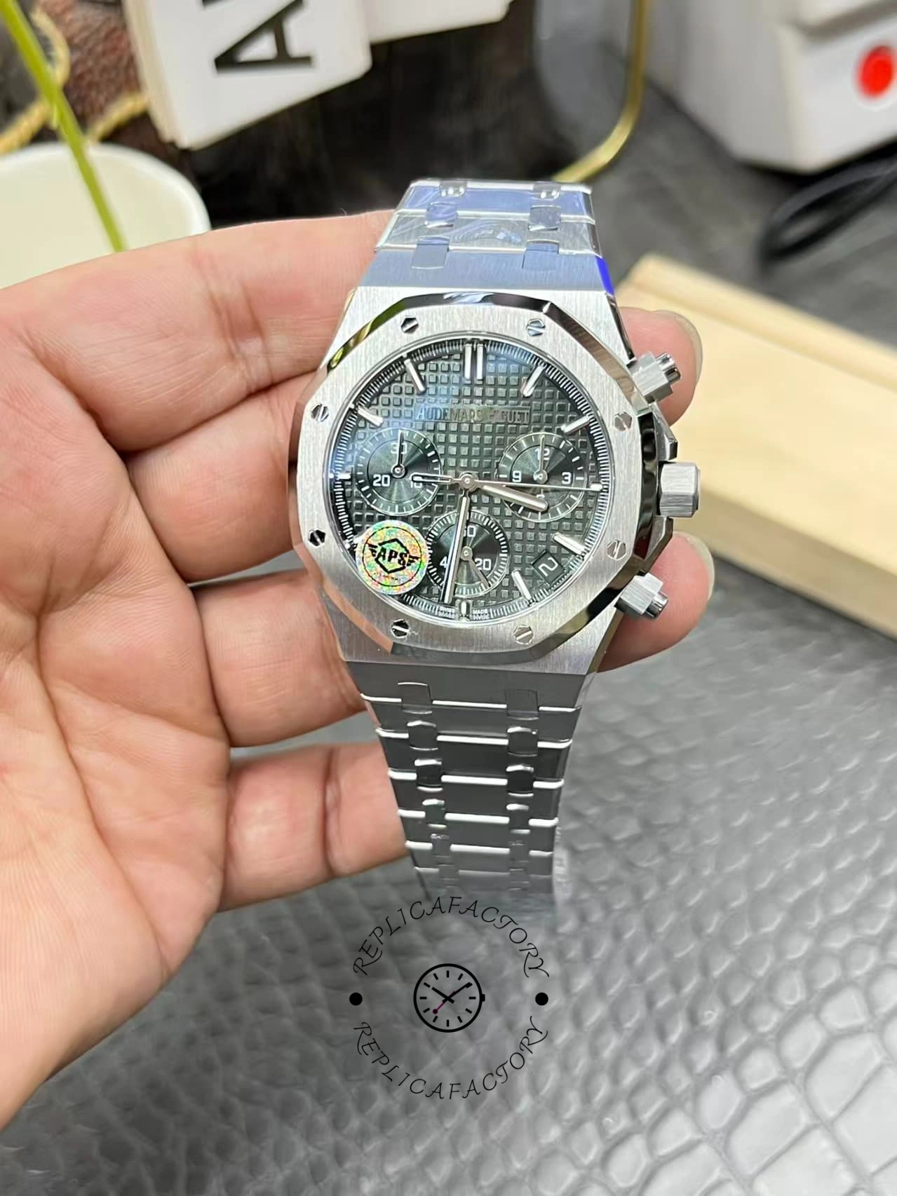AP Royal Oak Chronograph 26240ST.OO.1320ST.08 41 Green Dial 1:1 Clone