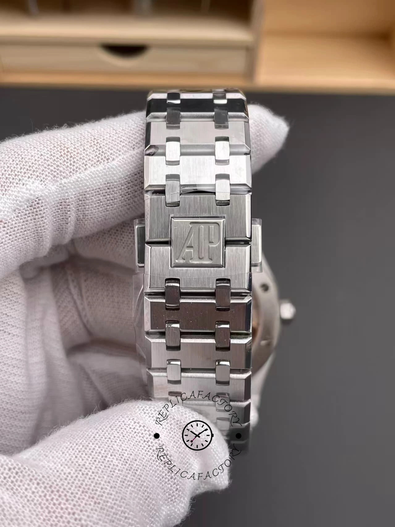 AP 15500ST.OO.1220ST.02 Royal Oak 41 Gray Dial Replica Watch