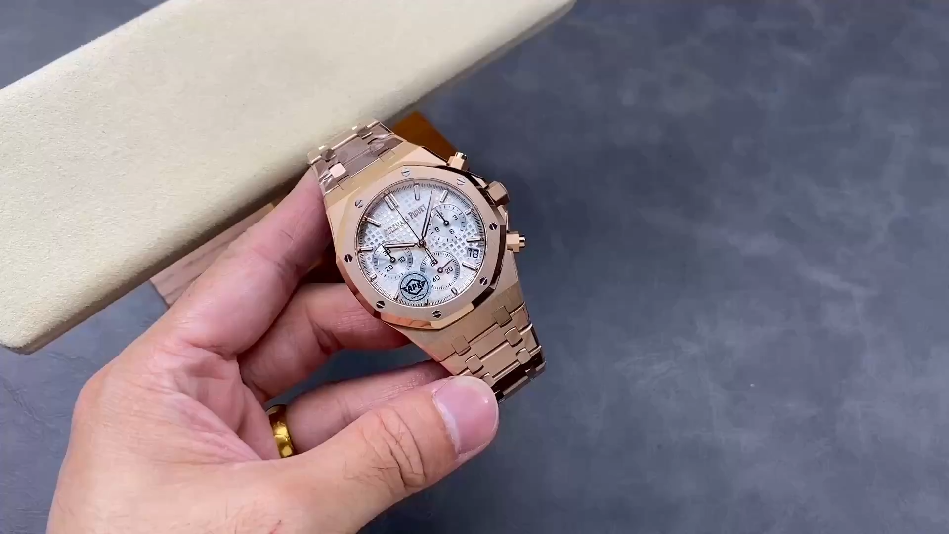 AP Royal Oak 26240OR.OO.1320OR.07 Chronograph 41 Replica Rose Gold Watch