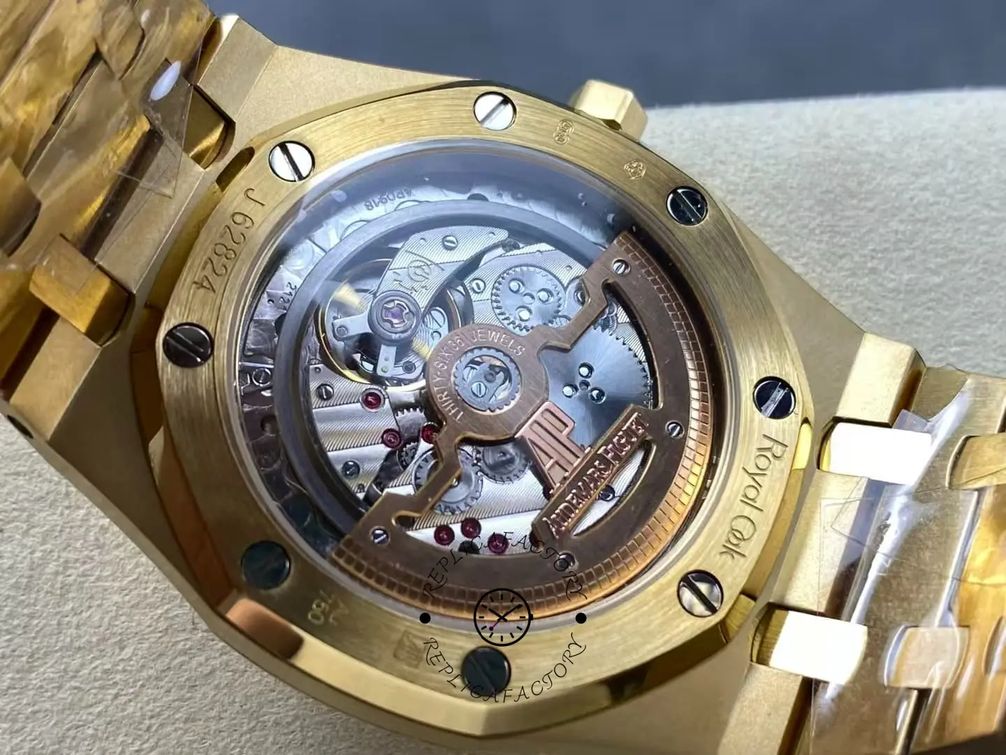 AP Royal Oak 15202BA.OO.1240BA.01 39mm 18K Yellow Gold Replica Extra-Thin Watch